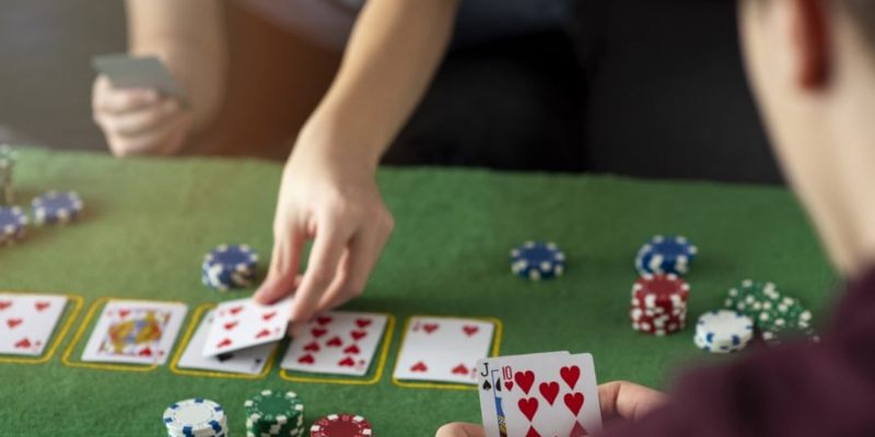 Khám phá chi tiết cách chơi Poker VIPWIN chuẩn cho tân thủ